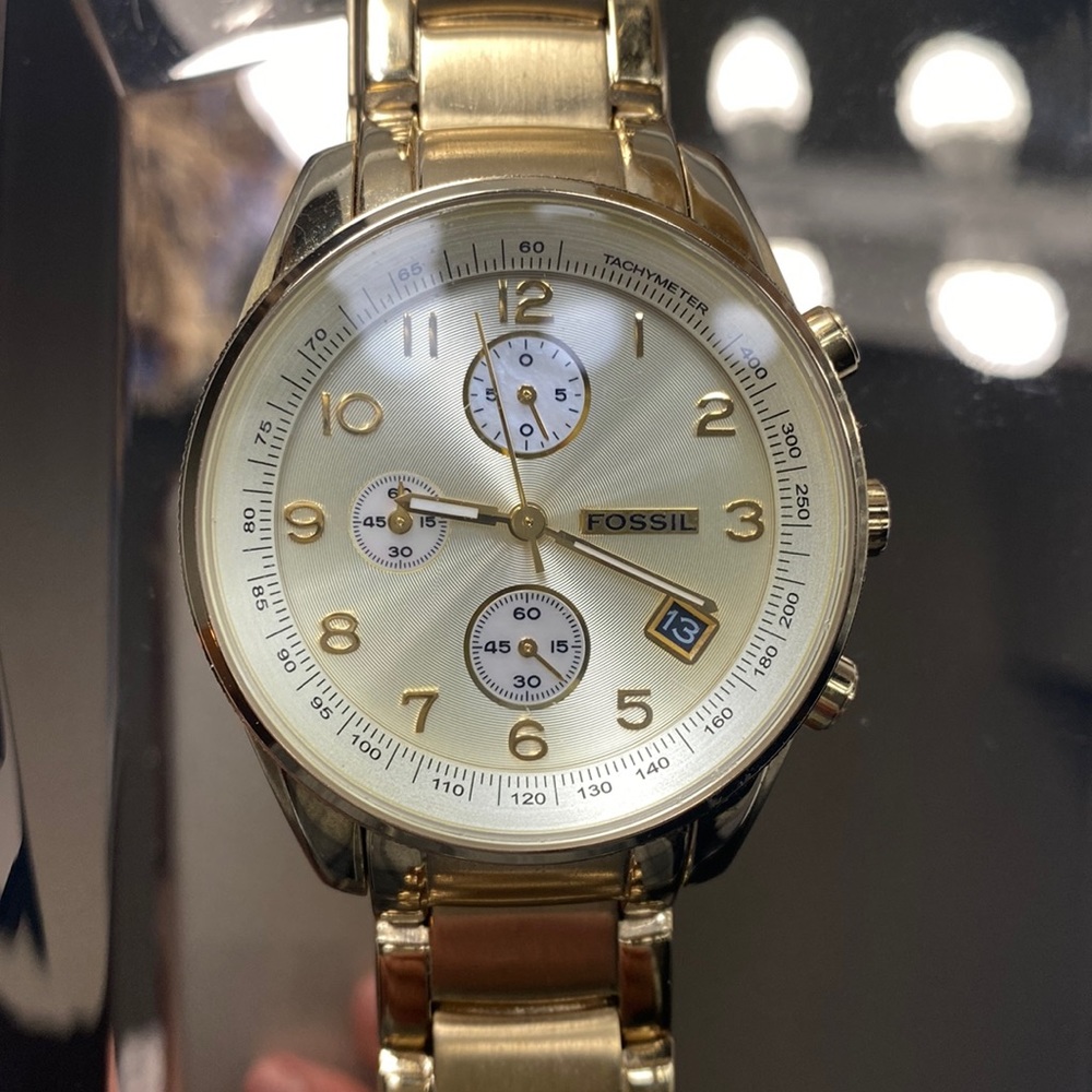 Beautiful gold  ⭐️ fossil watch 🕰